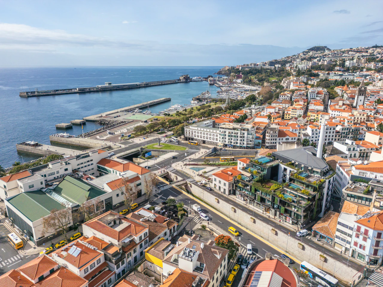 Funchal City Apartment by Madeira Paradise Island — three-bedroom holiday rental in central Funchal
